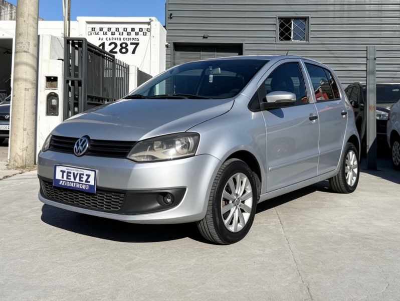 VOLKSWAGEN FOX TRENDLINE 1.6 TEVEZ Automotores