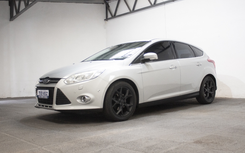 FORD FOCUS 5P 2.0L N AT TITANIUM SEDAN 5 PUERTAS TEVEZ Automotores