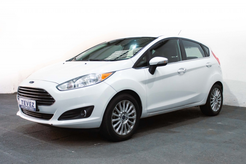 FORD FIESTA 1.6L TITANIUM POWERSHIFT TEVEZ Automotores