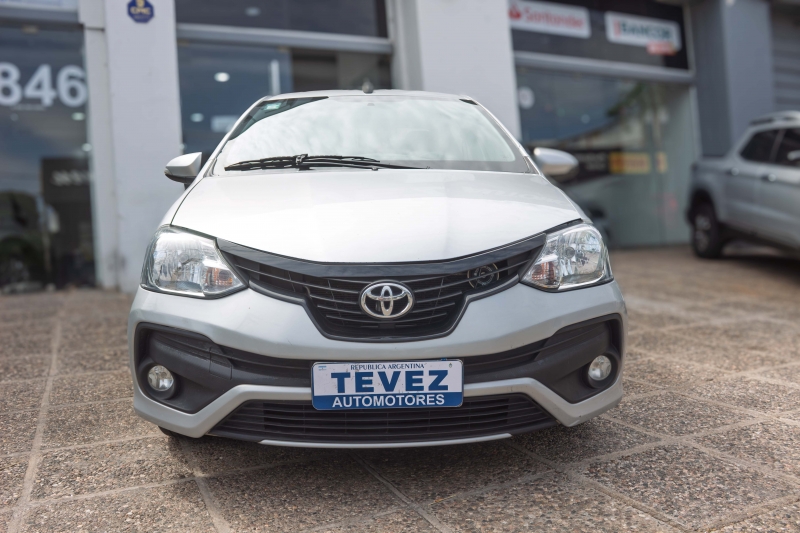 TOYOTA ETIOS XLS 1.5 6M/T TEVEZ Automotores