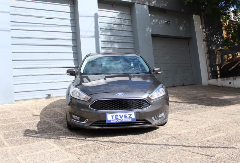 FORD FOCUS 5P 2.0L N AT SE PLUS TEVEZ Automotores