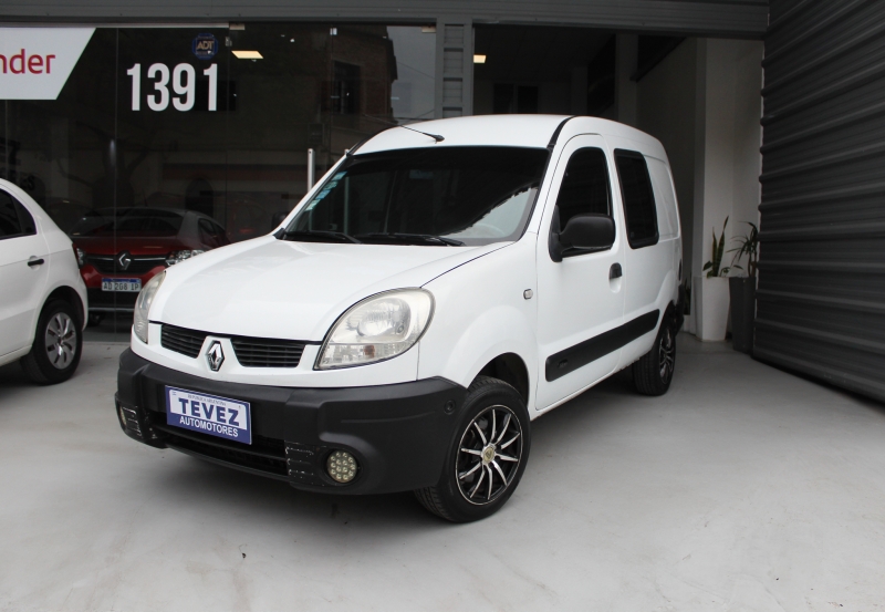 RENAULT KANGOO CONFORT 1.6 CD AA DA SVT 1PL TEVEZ Automotores