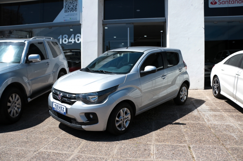 FIAT MOBI 1.0 8V EASY TEVEZ Automotores