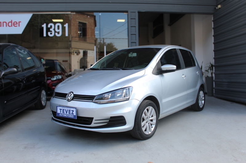 VOLKSWAGEN FOX 1.6  TEVEZ Automotores