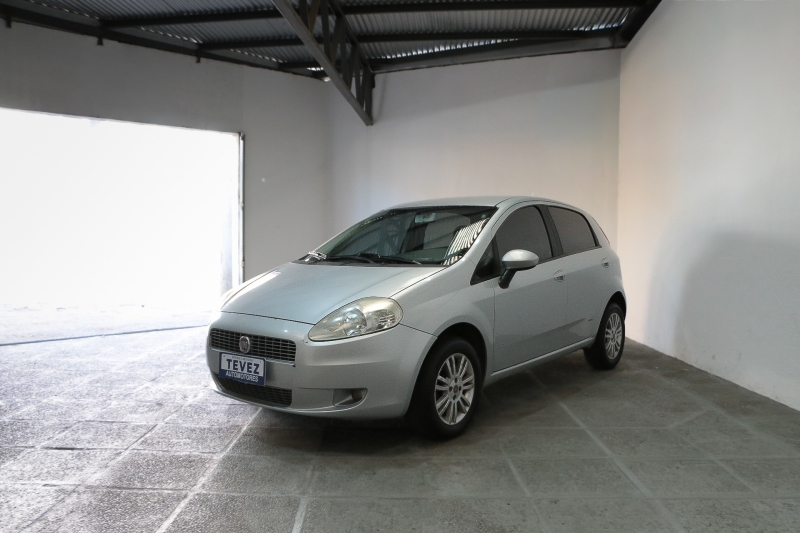 FIAT PUNTO ATTRACTIVE 1.4 TEVEZ Automotores